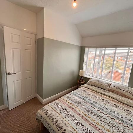 Two Bedroom Terrace House With Parking Kingston upon Hull Eksteriør bilde