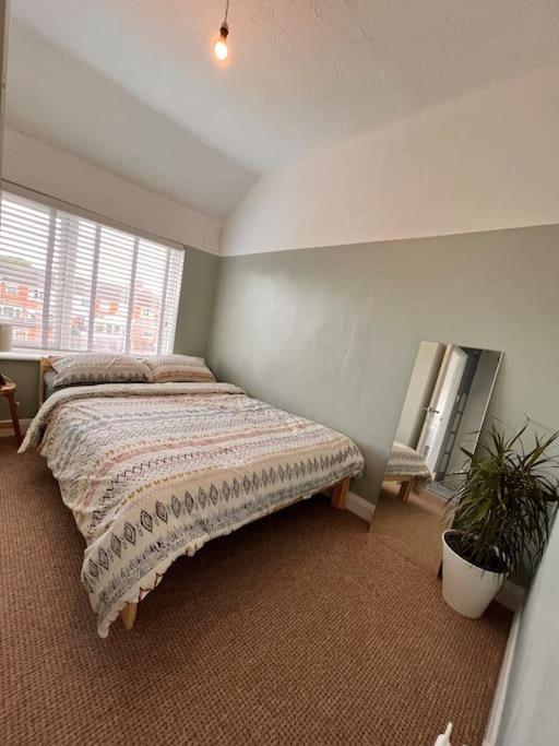 Two Bedroom Terrace House With Parking Kingston upon Hull Eksteriør bilde
