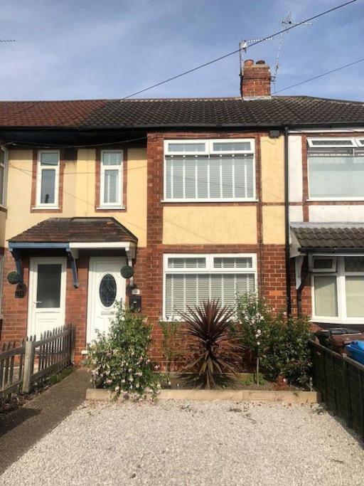 Two Bedroom Terrace House With Parking Kingston upon Hull Eksteriør bilde